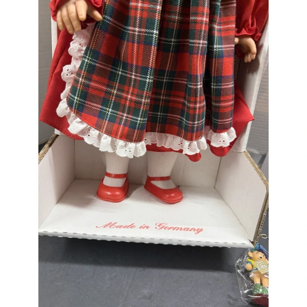 SIGNED BY MAKER ANNELIESE BATZ LISSI DOLL  SHERRY IN BOX COA   1992 READ/PHOTOS